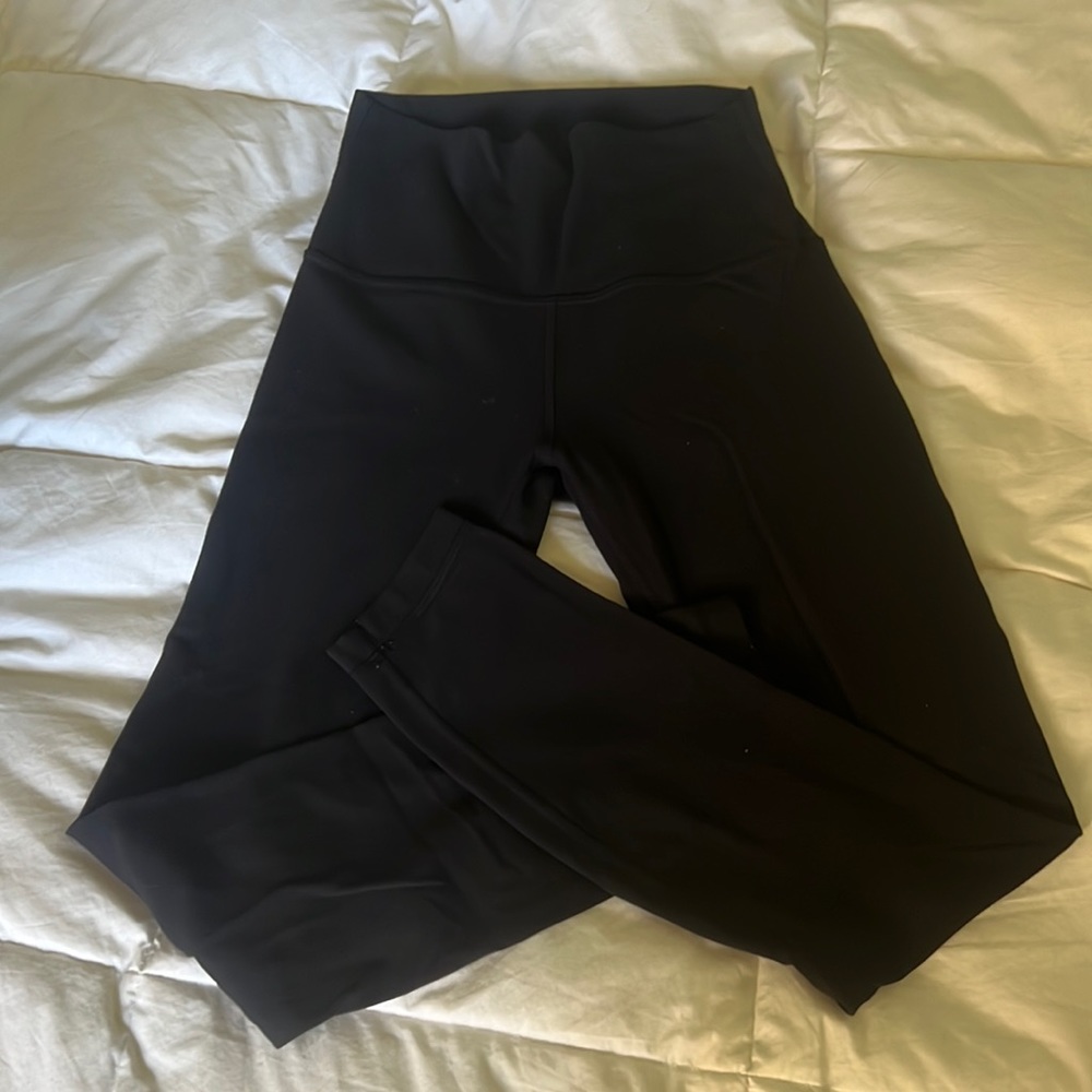 EUC Lululemon Align 25”